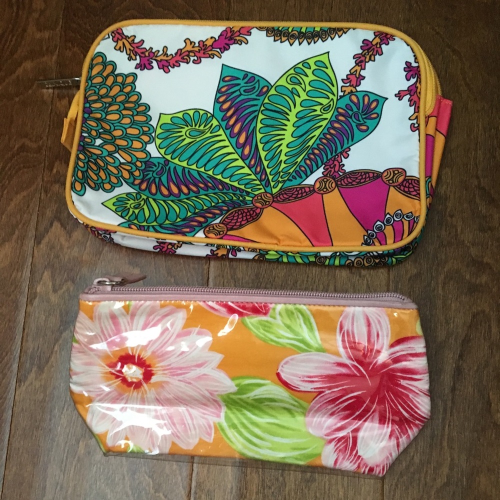 Real clothes and Clinique Bundle of 2 bags makeup cases zipper closure floral